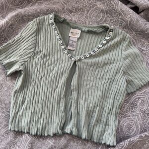 Stylish Mint Ribbed Blouse with Floral Accents